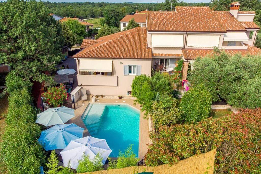 Villa Lidija ポレッチ エクステリア 写真