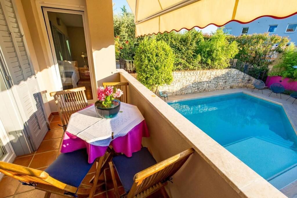 Villa Lidija ポレッチ エクステリア 写真